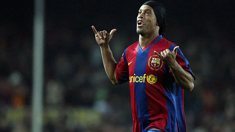 Các giải thưởng danh giá được ghi vào tiểu sử Ronaldinho